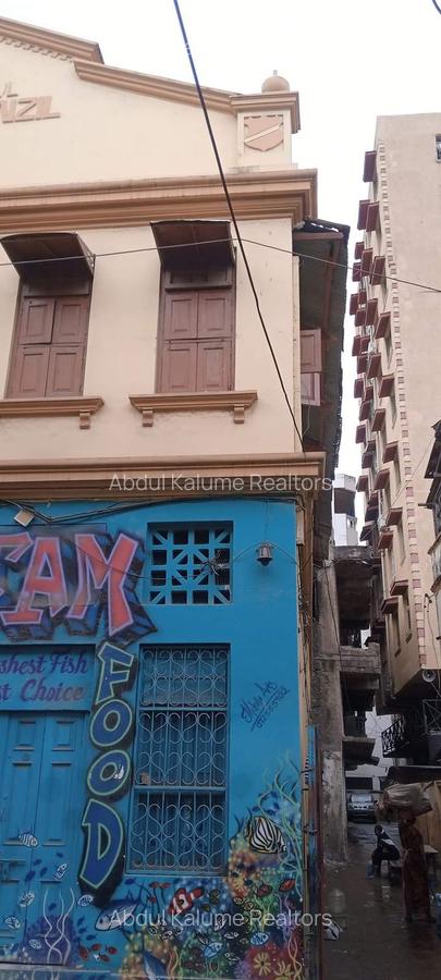 10 Bed House with Staff Quarters at Central Police - 4