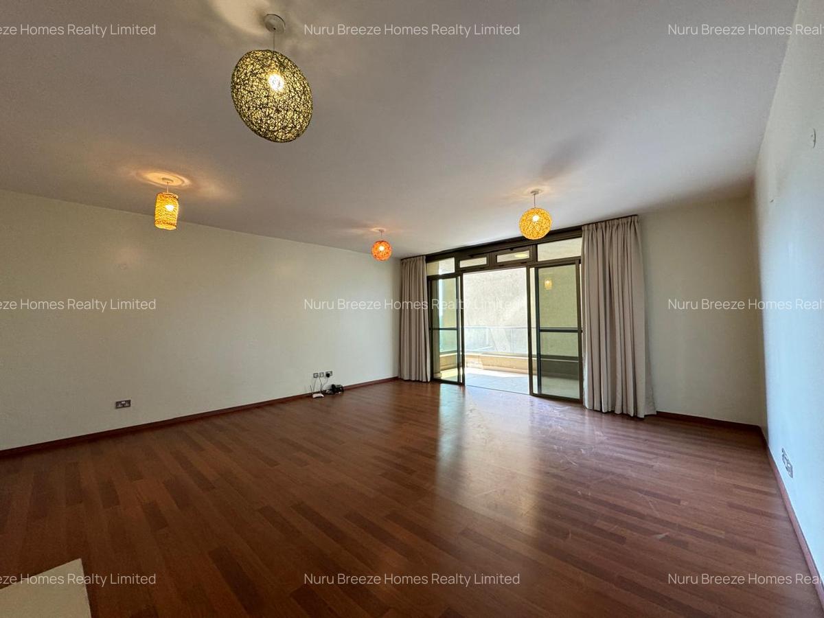 3 Bed Apartment with En Suite in Parklands - 19