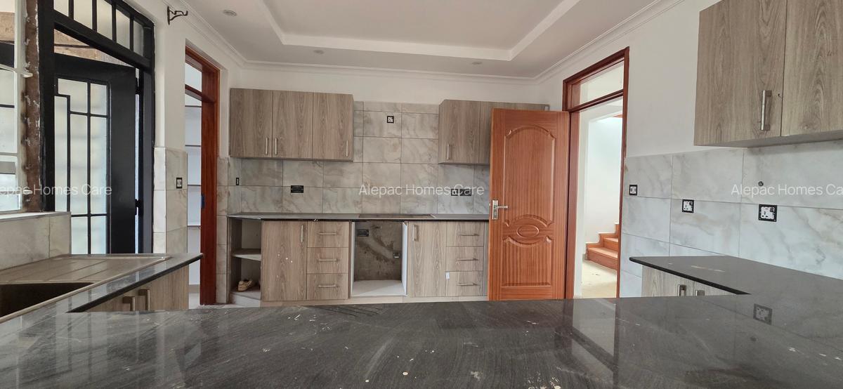 4 Bed House with En Suite at Eastern Bypass - 7