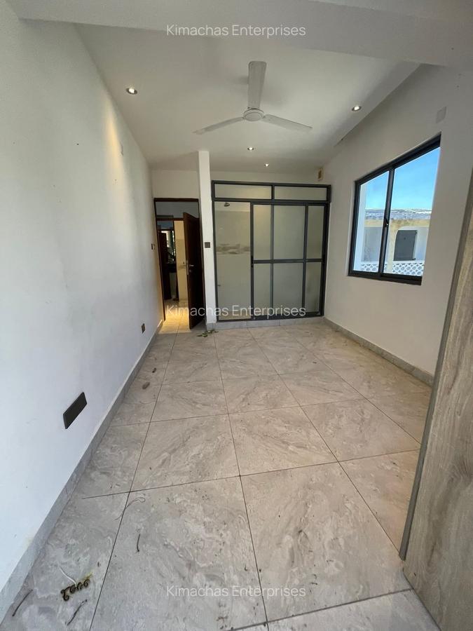 2 Bed Apartment with En Suite at 4Th Avenue Nyali - 13
