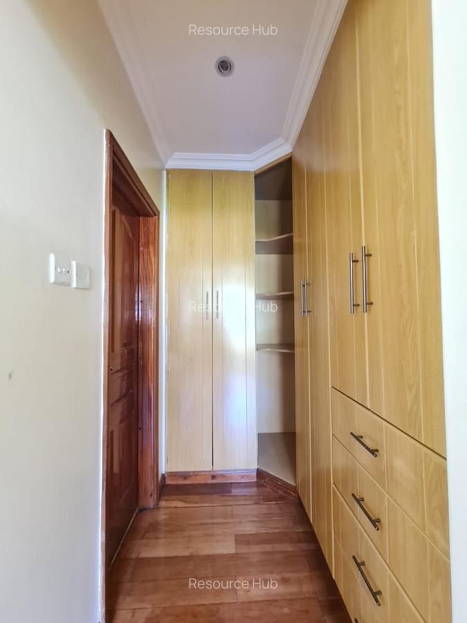 4 Bed House with En Suite at Hardy - 19