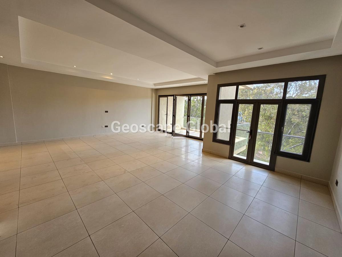 3 Bed Apartment with En Suite at Riverside Drive - 9