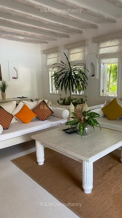 3 Bed Villa with En Suite in Watamu - 1