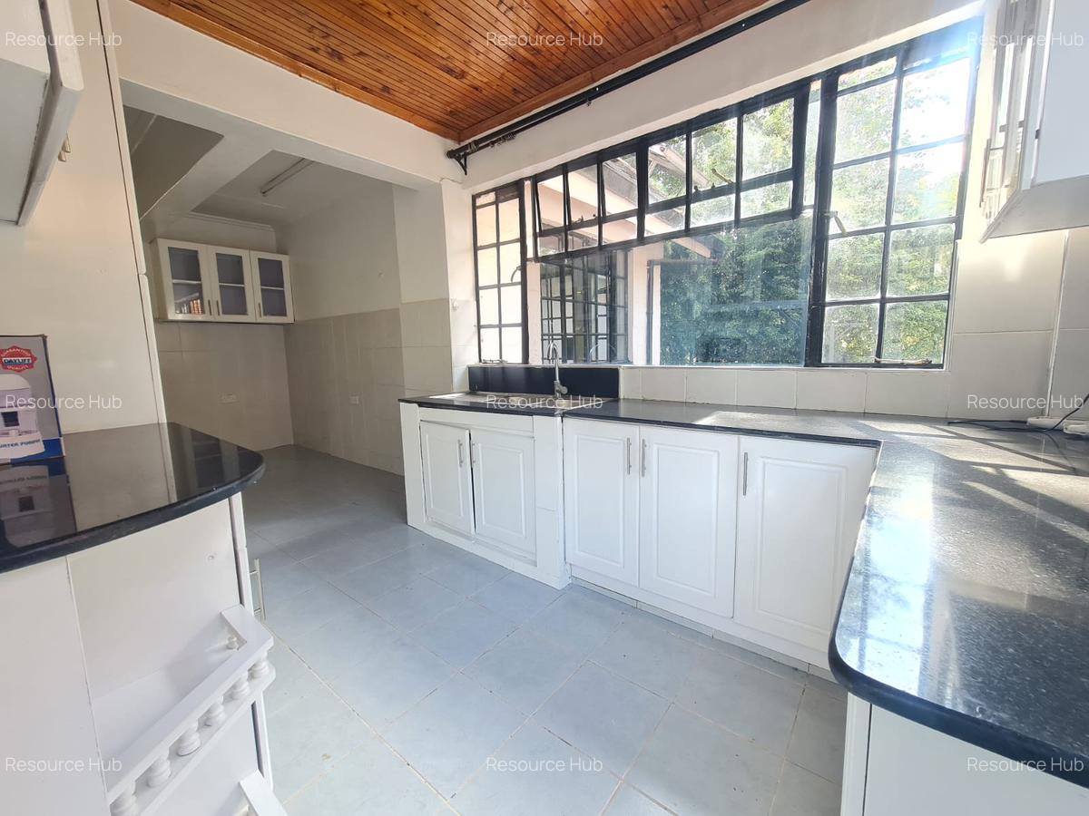 3 Bed House with En Suite at Hardy - 8