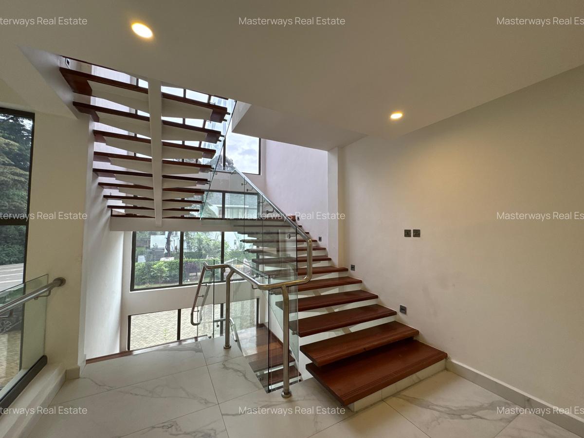 4 Bed Villa with En Suite at Ndege Road - 15