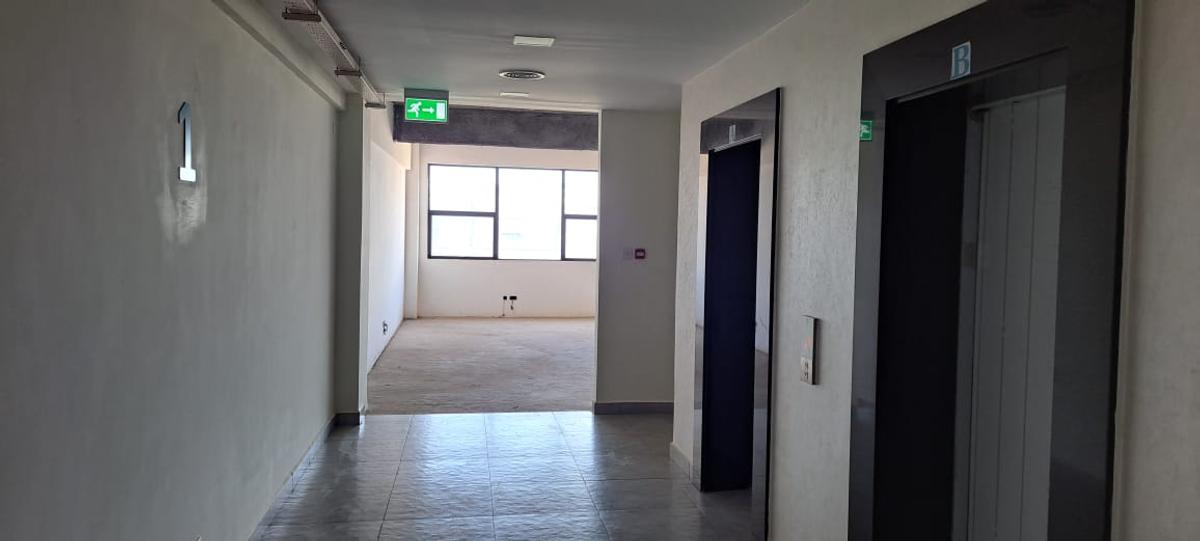 526.48 ft² Office with Lift in Ruaraka - 1