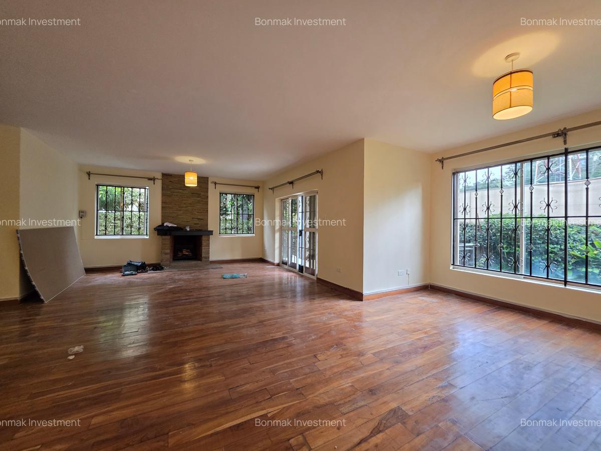 4 Bed Townhouse with En Suite at Kyuna - 8