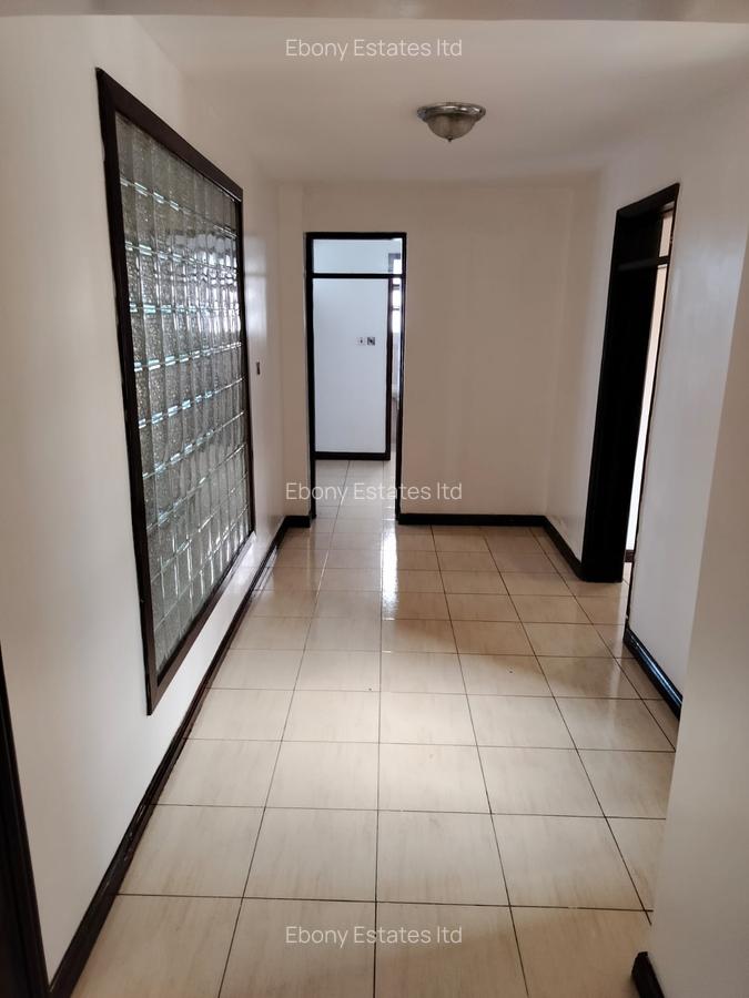 4 Bed Apartment with En Suite in Upper Hill - 13