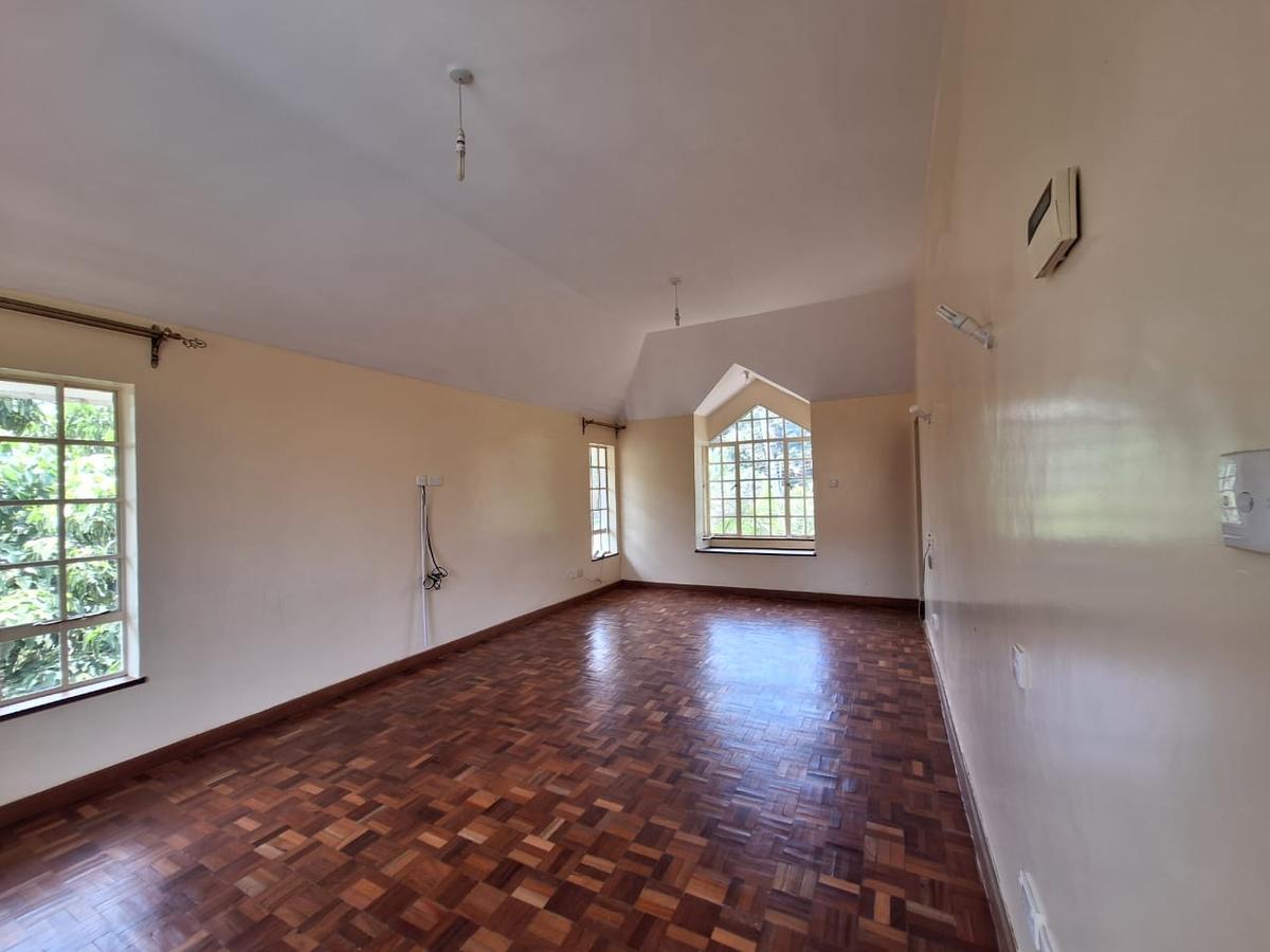 5 Bed Townhouse with En Suite in Lavington - 9