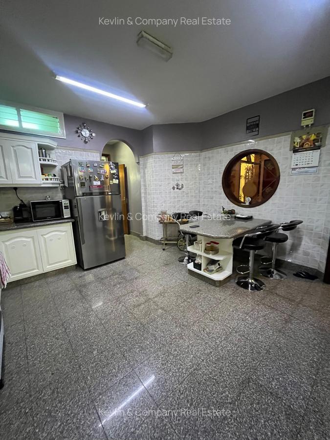 5 Bed Townhouse with En Suite in Riverside - 10