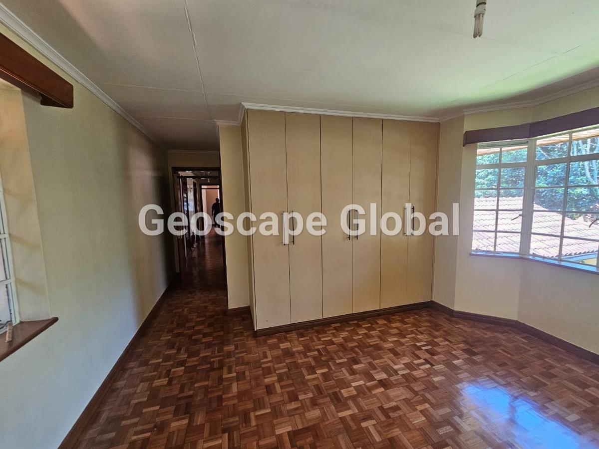4 Bed House with En Suite in Runda - 5