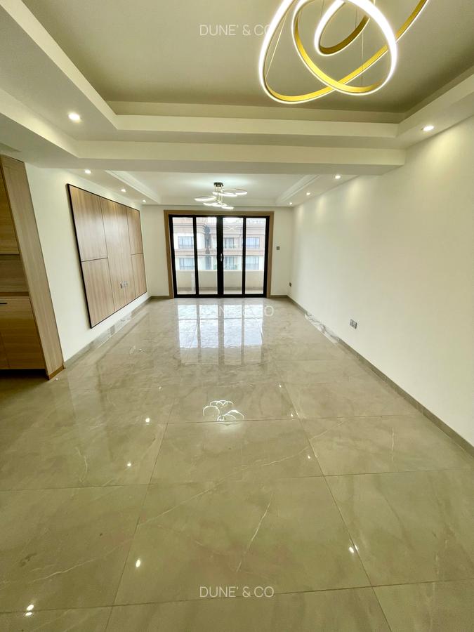 3 Bed Apartment with En Suite in Riverside - 3