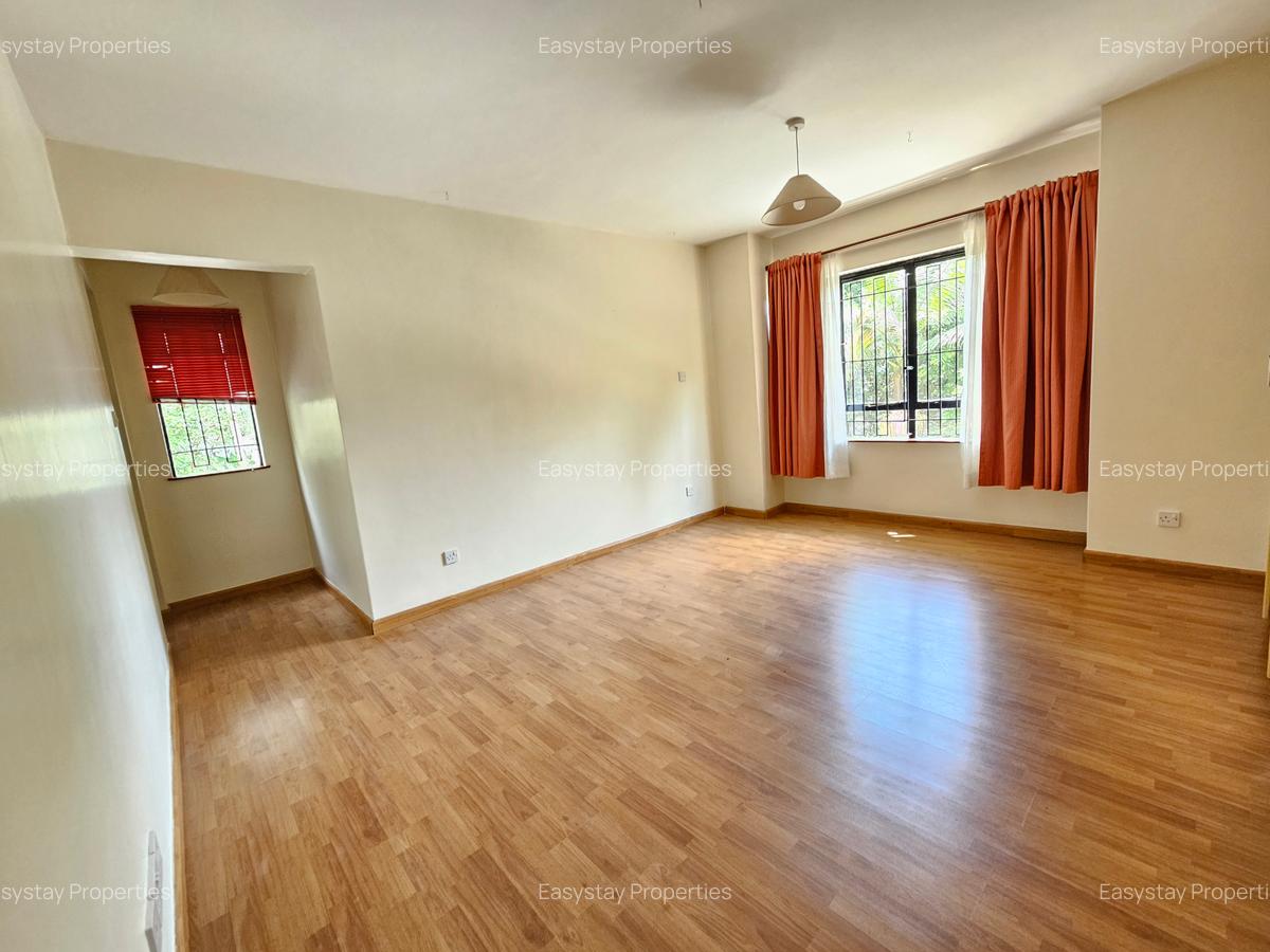 3 Bed Apartment with En Suite in Lavington - 8