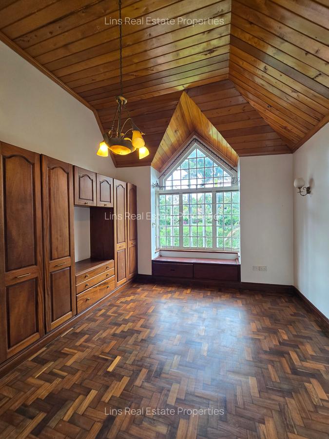 5 Bed House with En Suite in Runda - 15
