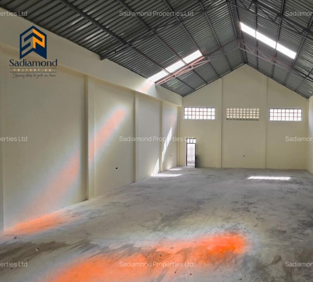 4,000 ft² Warehouse with Parking in Mlolongo - 3