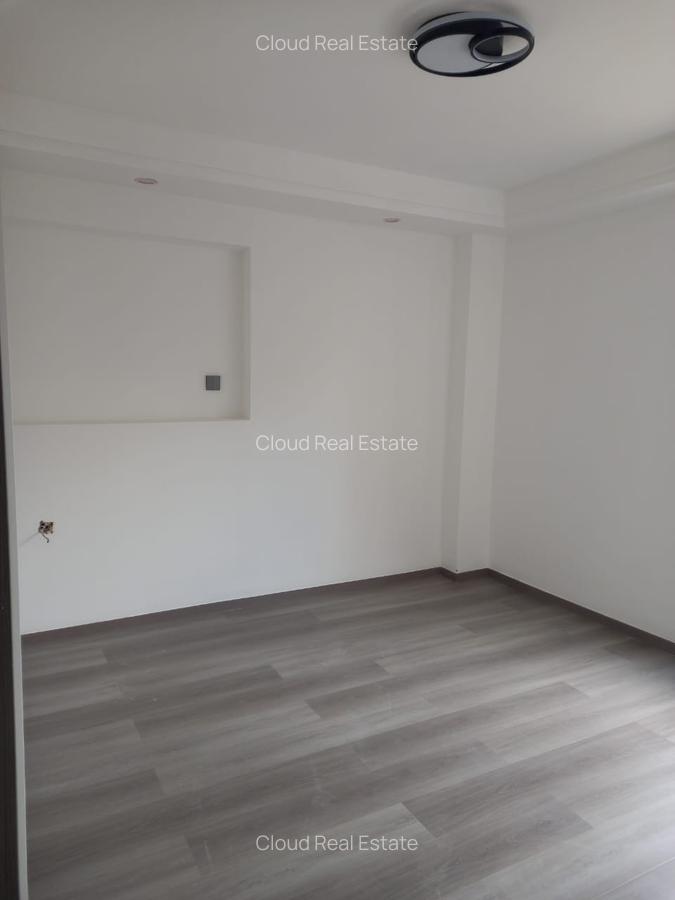 2 Bed Apartment with En Suite in Westlands Area - 4