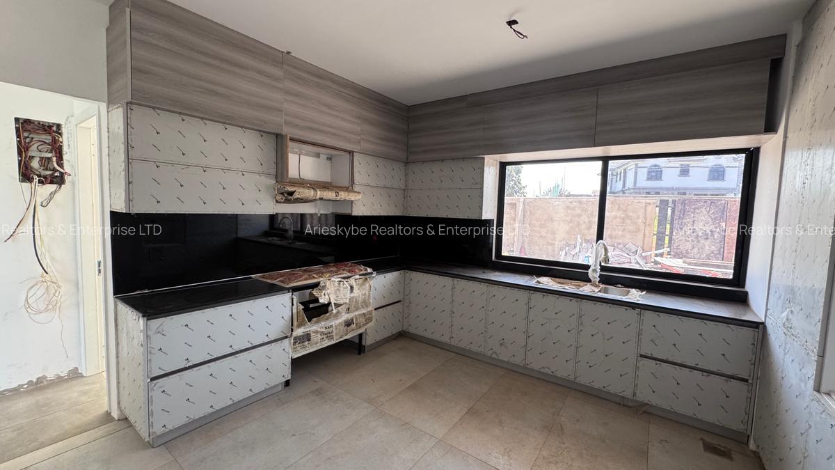 4 Bed Villa with En Suite in Runda - 7