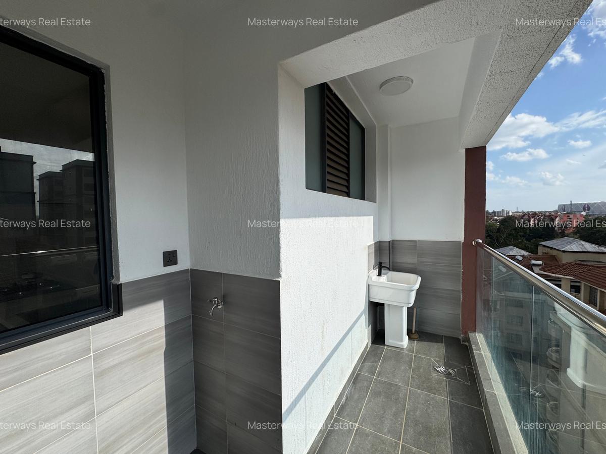 2 Bed Apartment with En Suite in Lavington - 6