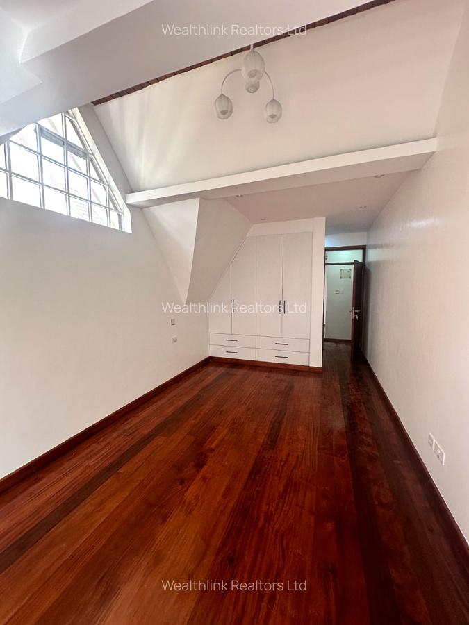 3 Bed Townhouse with En Suite at Nyari West - 2