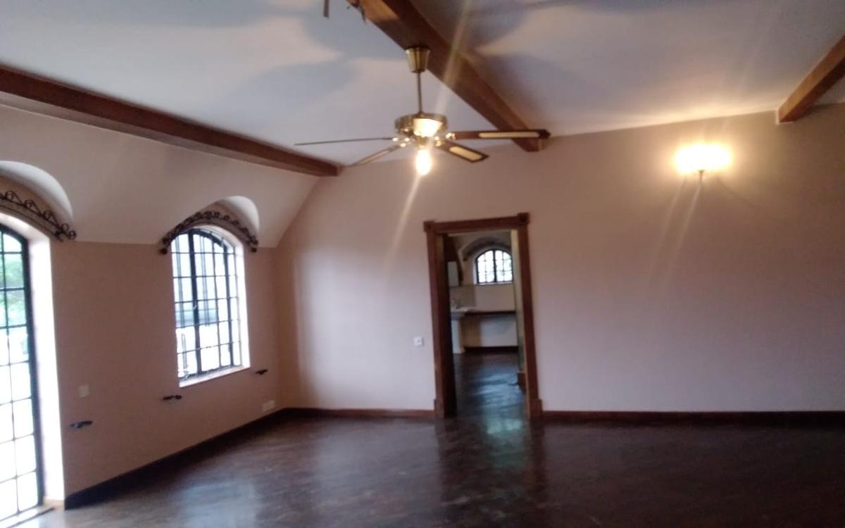 7 Bed Townhouse with En Suite in Kitisuru - 11