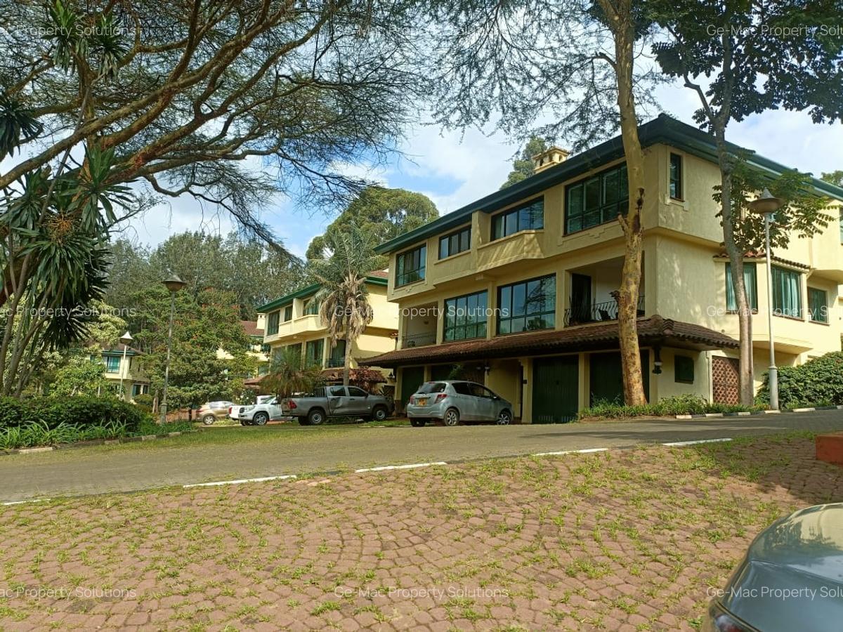 3 Bed House with En Suite in Spring Valley - 1