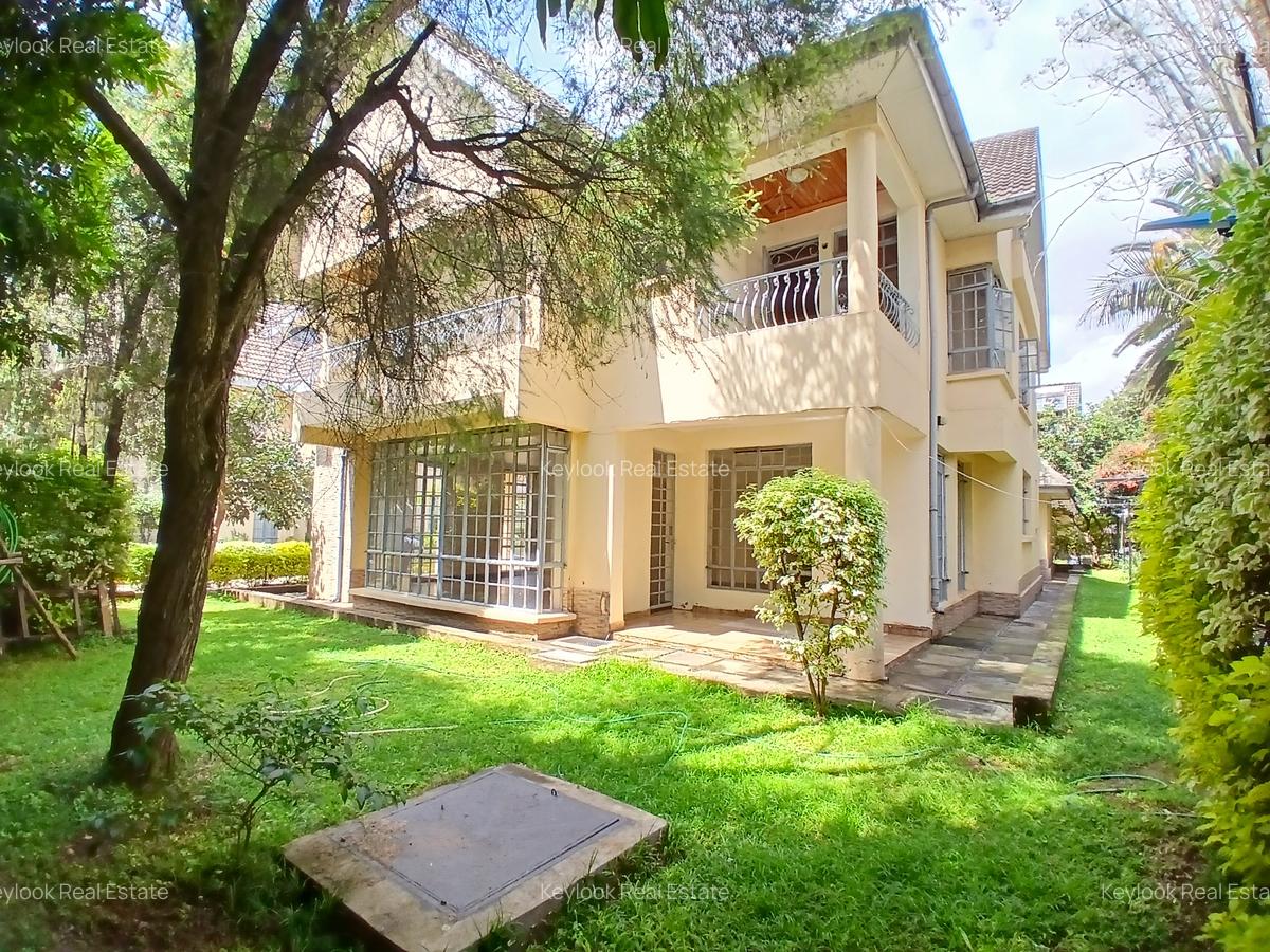 5 Bed Townhouse with En Suite at Lavington Green - 4