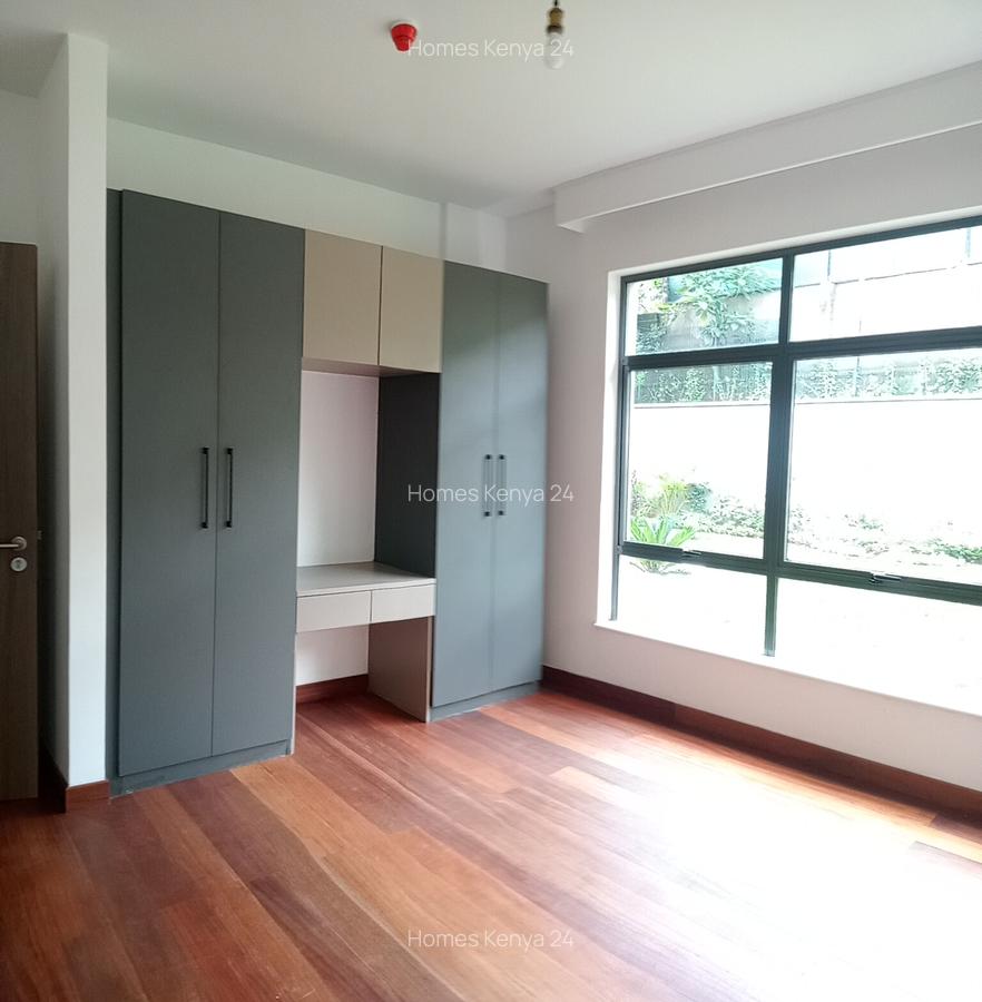 4 Bed Townhouse in Rosslyn - 7