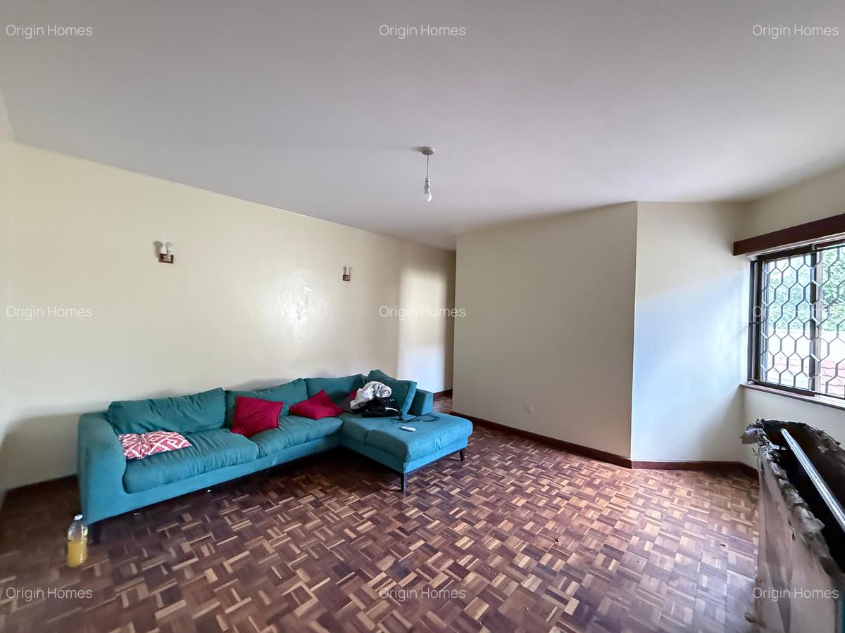 5 Bed Townhouse with En Suite at Lavington - 19