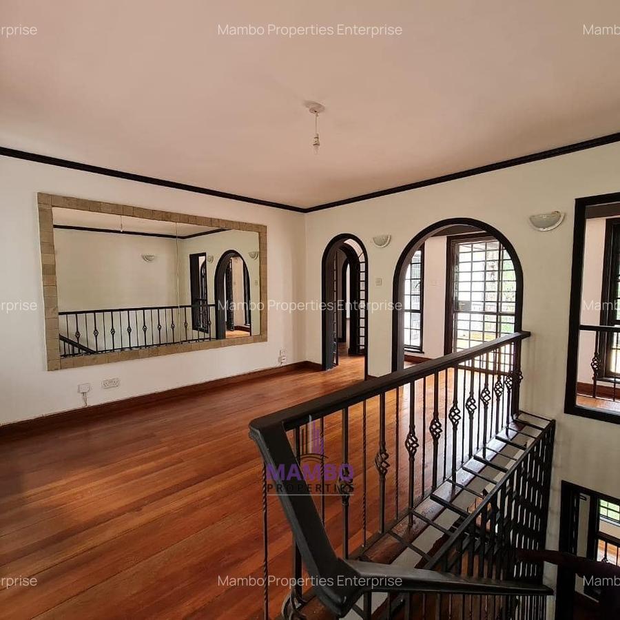 4 Bed Townhouse with En Suite at Riverside Drive - 5