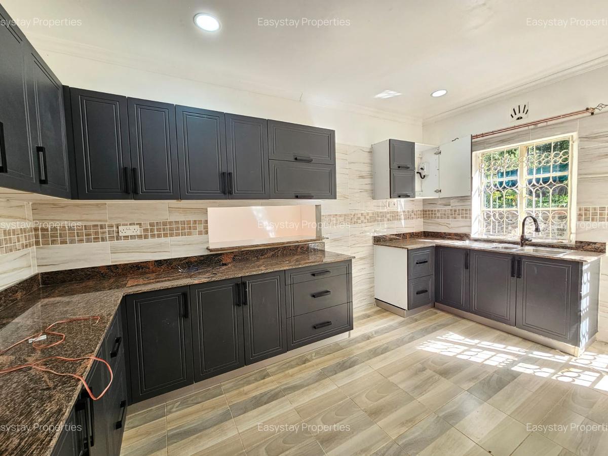 4 Bed House with En Suite in Kitisuru - 2