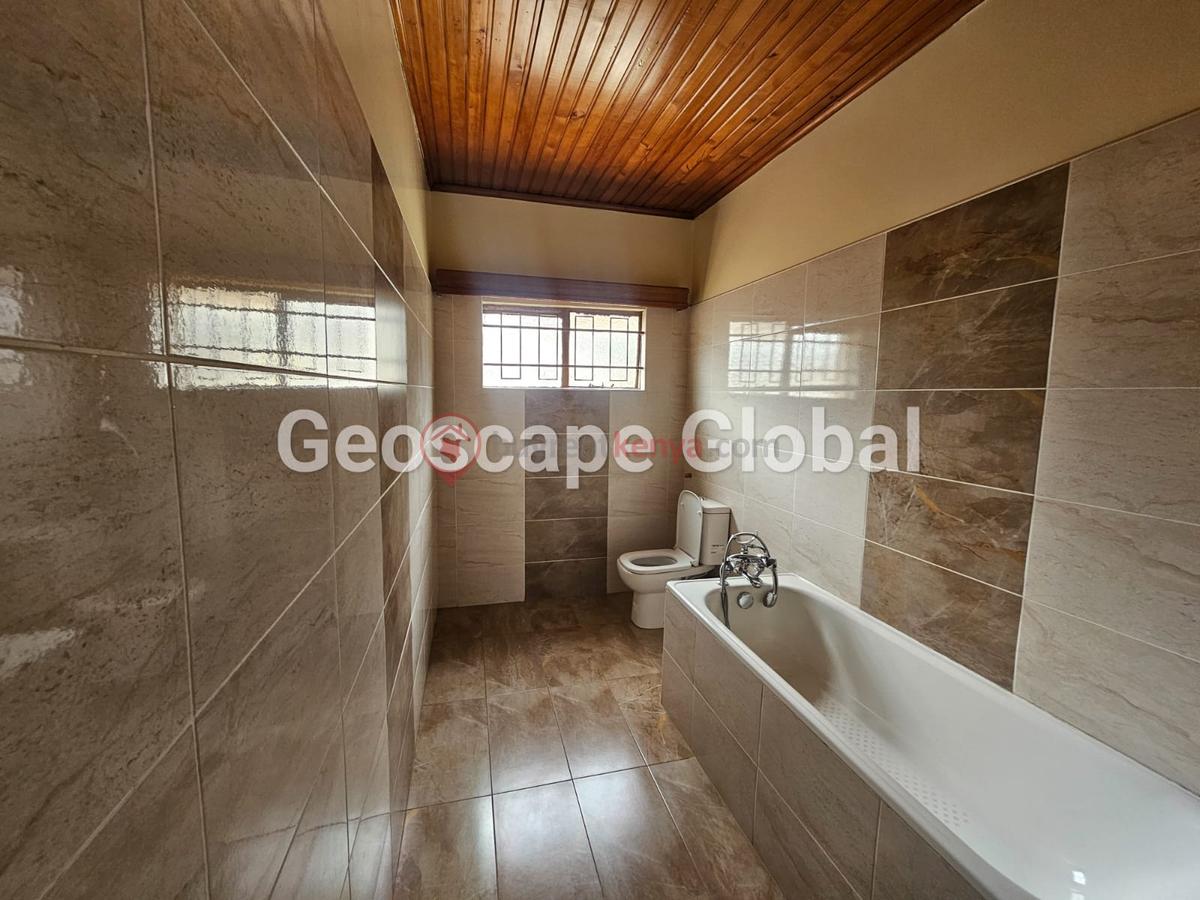 4 Bed Townhouse with En Suite in Spring Valley - 13