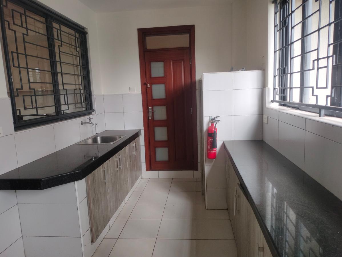 3 Bed Apartment with En Suite at Located In Parklands Few Minutes Drive To Gigiri - 6