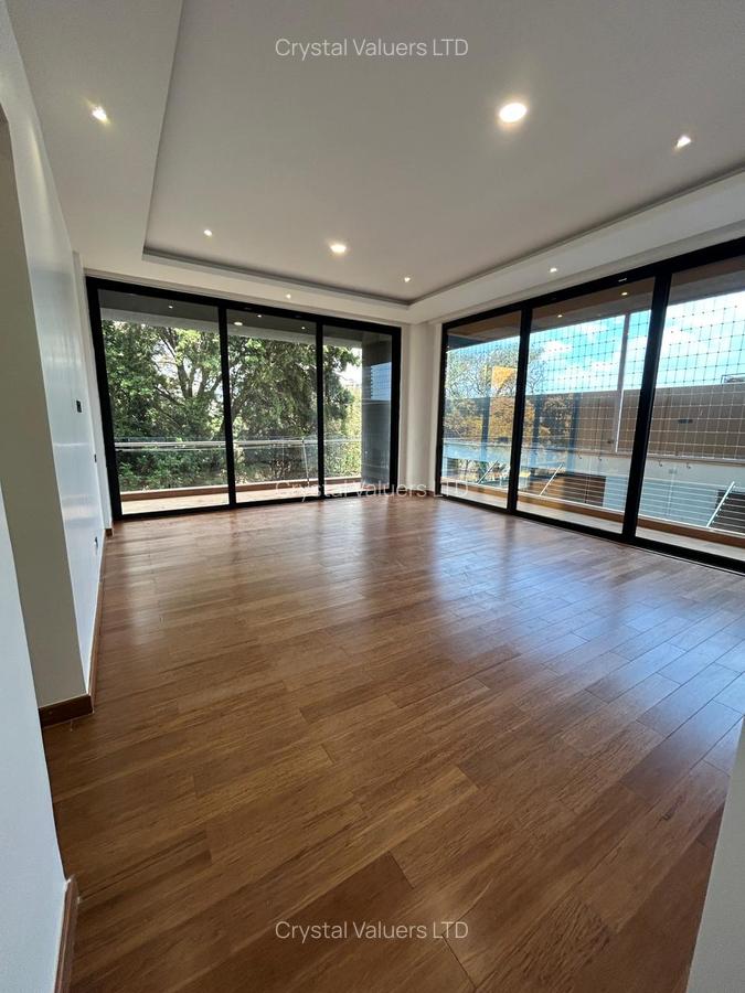 4 Bed Apartment with En Suite in Spring Valley - 13