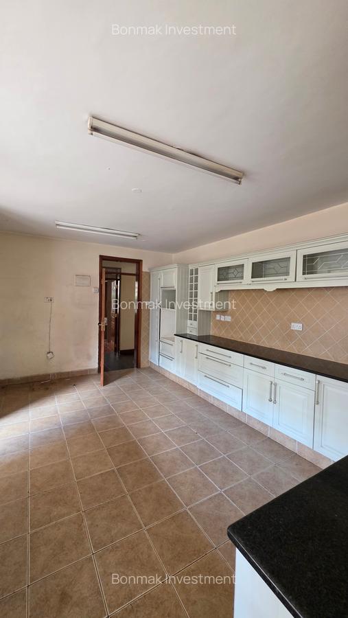4 Bed Townhouse with En Suite at Lavington Green - 6