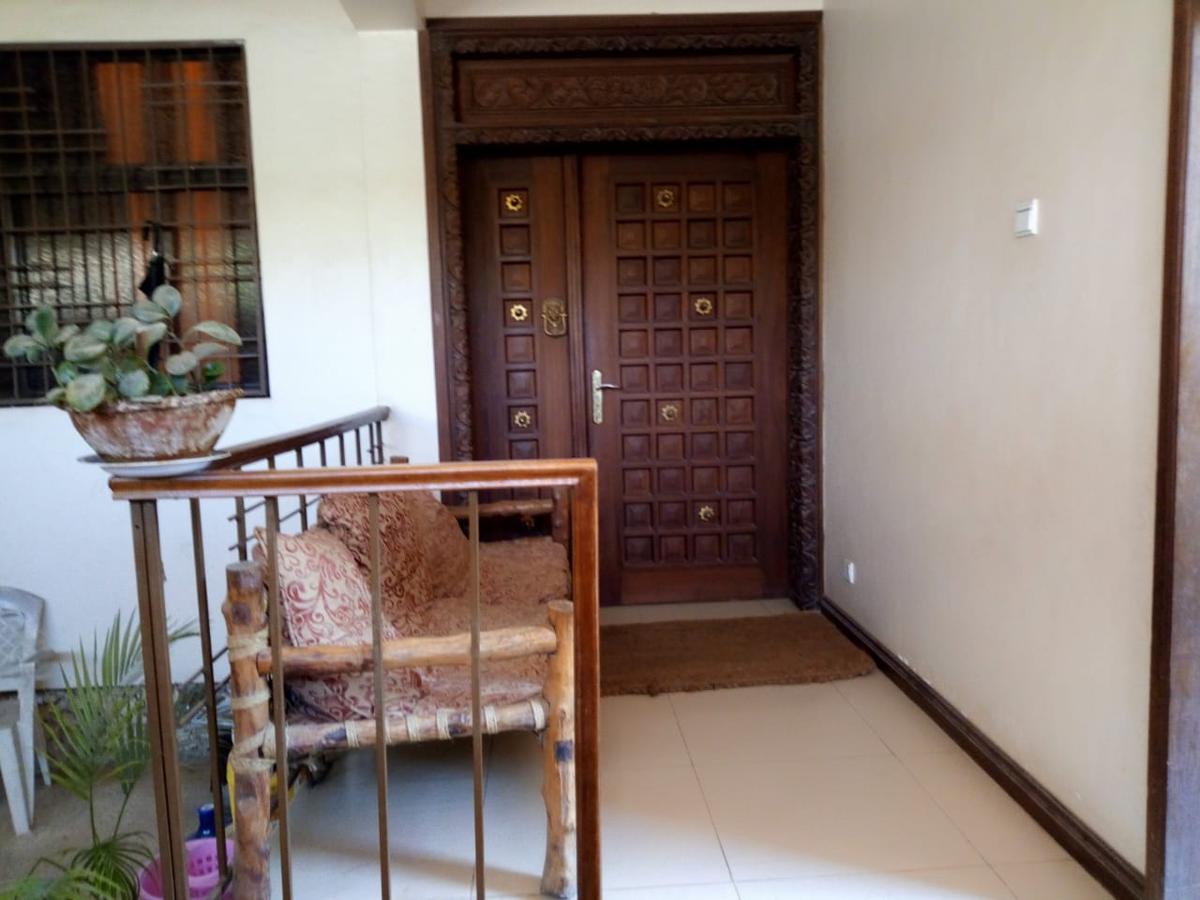 4 Bed Townhouse with En Suite at World Bank Estate - 6