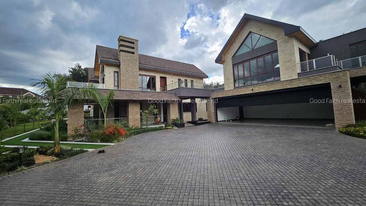 5 Bed House with En Suite in Runda - 1