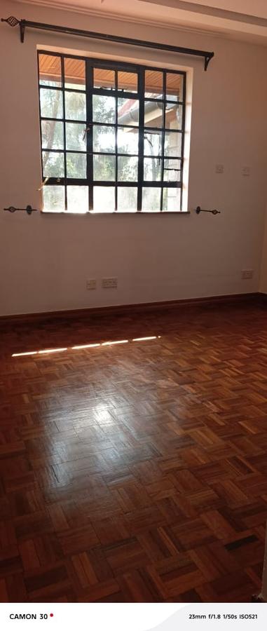 5 Bed Townhouse with En Suite in Lavington - 13