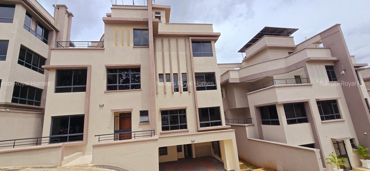 5 Bed Townhouse with En Suite at Lavington Road - 2