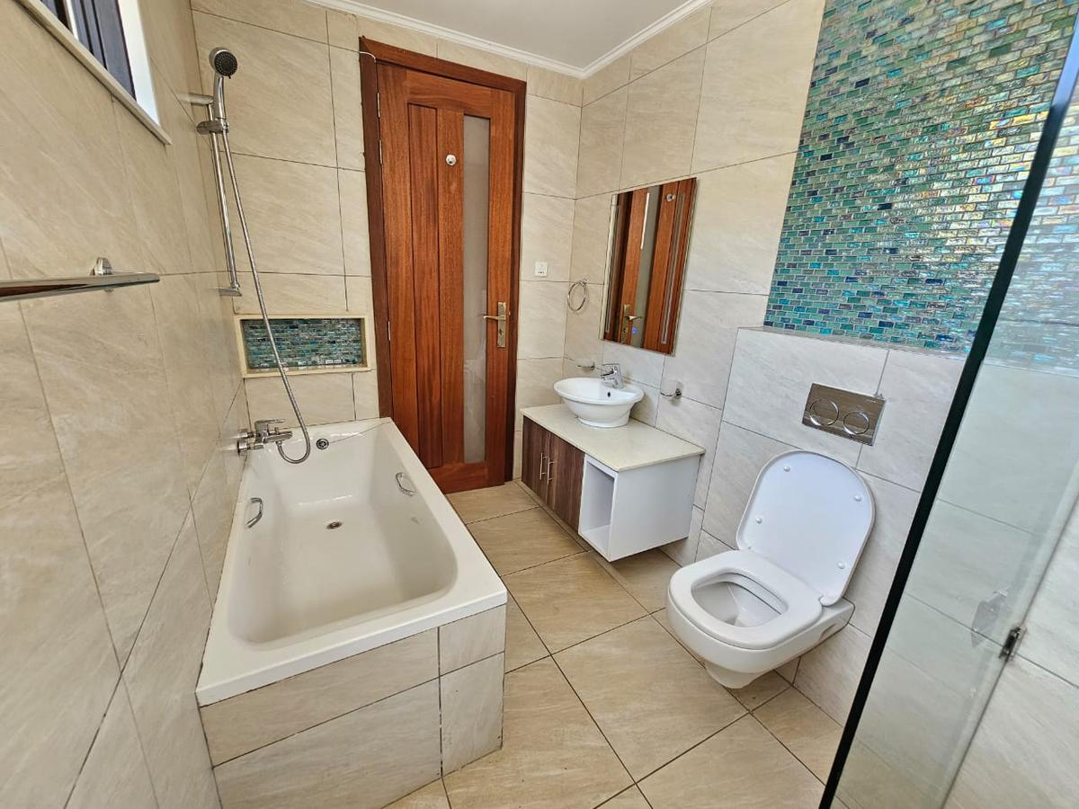 5 Bed Villa with En Suite in Lavington - 15