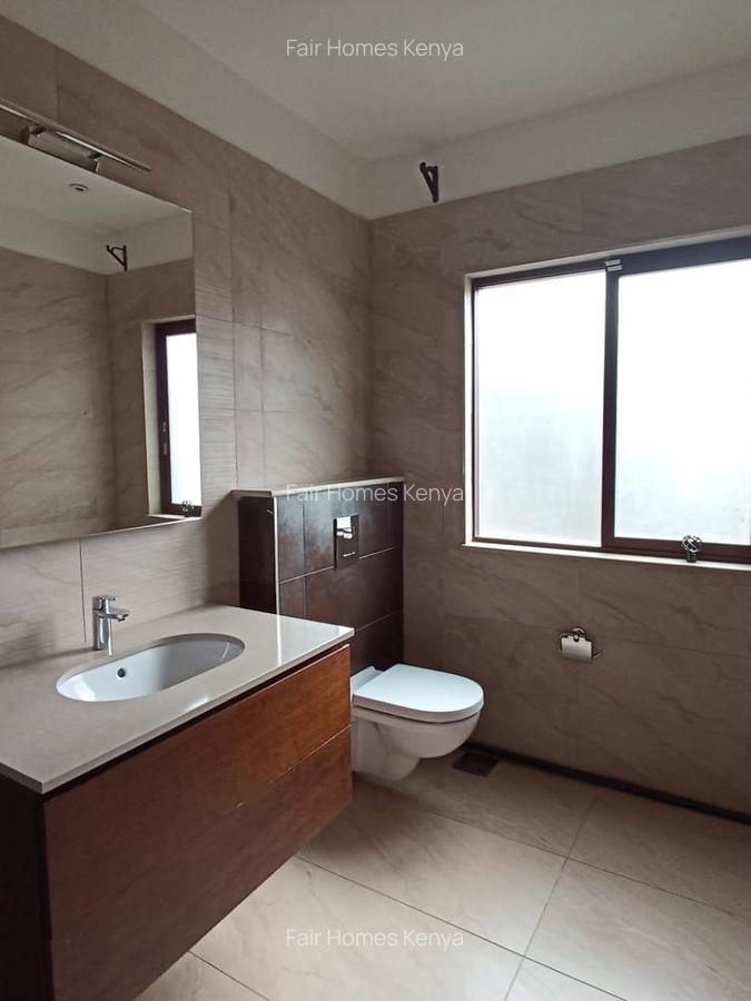 5 Bed Townhouse with En Suite at Convent Drive - 12