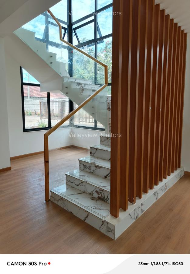 5 Bed Townhouse with En Suite at Lavington - 7