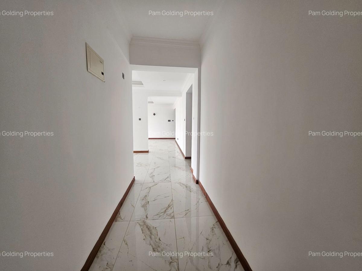 3 Bed Apartment with En Suite in Kileleshwa - 12