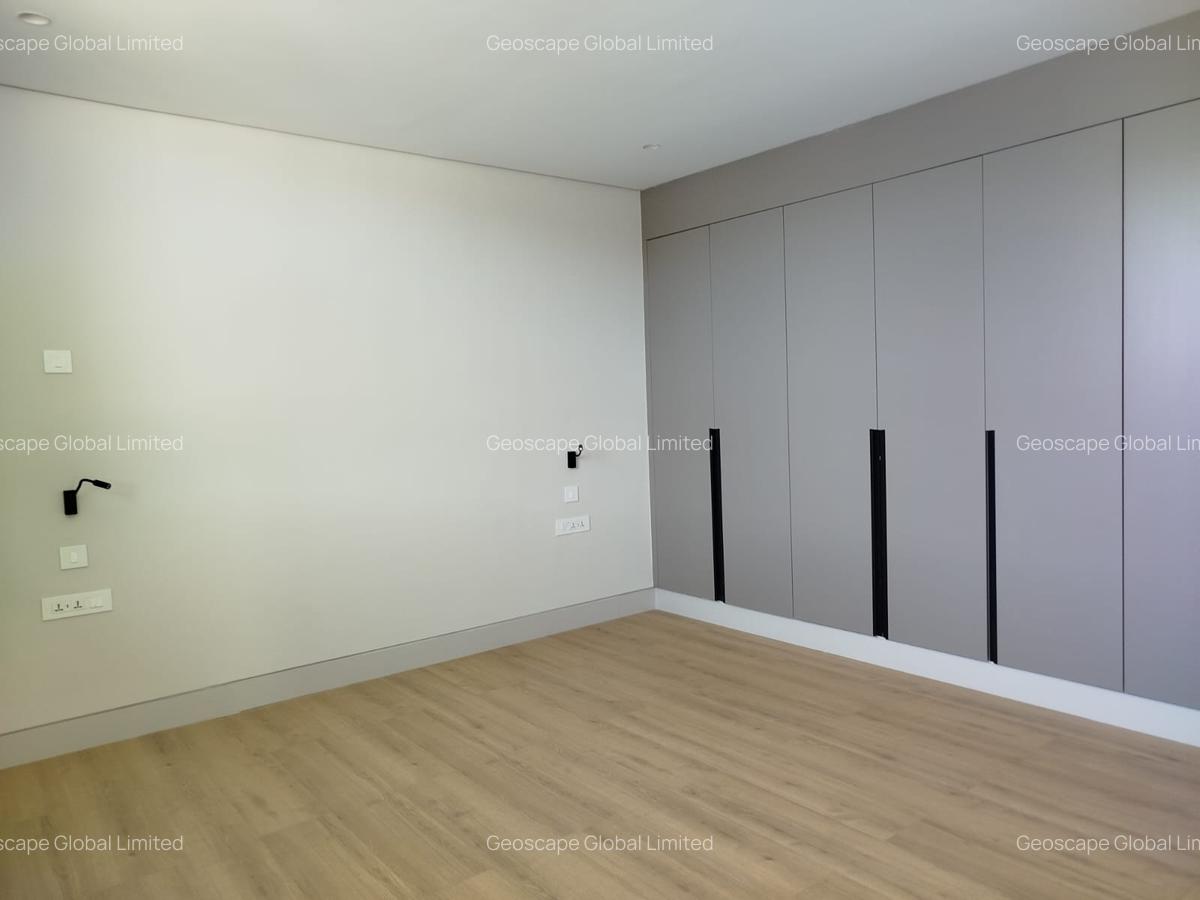 5 Bed House with En Suite in Spring Valley - 16