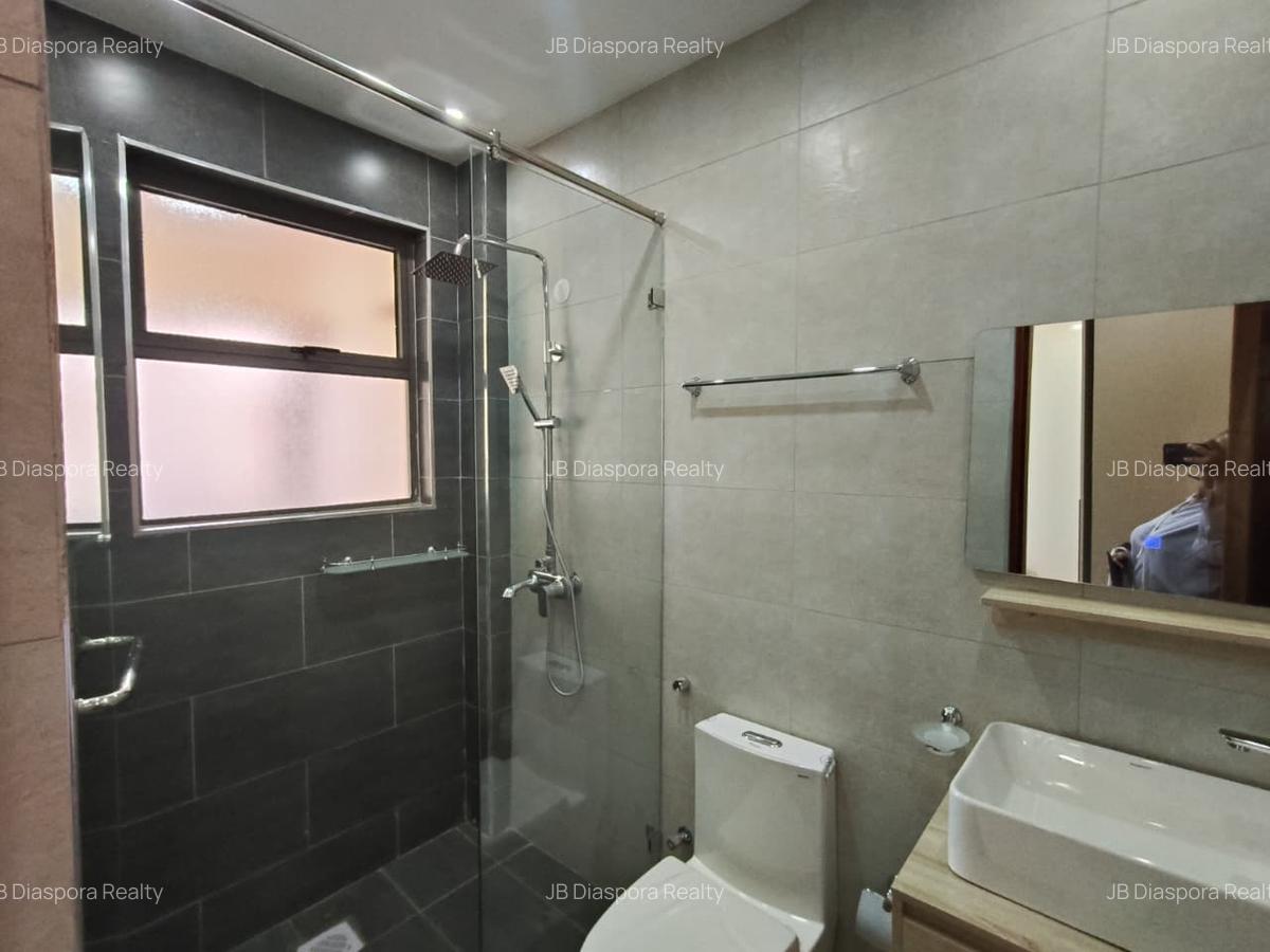 3 Bed Apartment with En Suite at Wood Avenue - 10