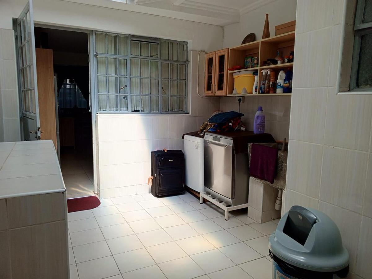 5 Bed Villa with En Suite in Lavington - 8