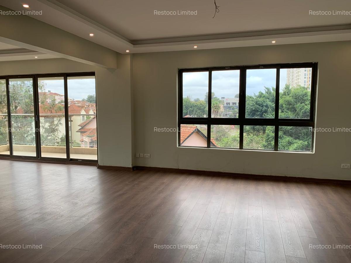 3 Bed Apartment with En Suite at Rose Avenue - 11