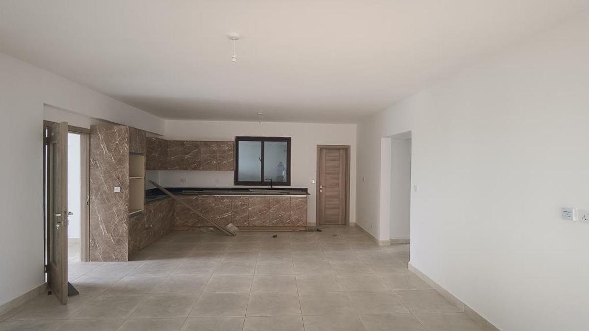 2 Bed Apartment with En Suite at Westlands. - 2