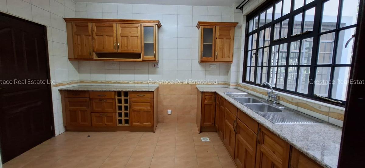 3 Bed Apartment with En Suite in Lavington - 4