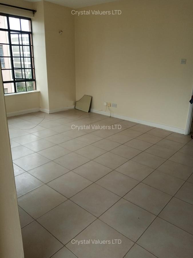 2 Bed Apartment with En Suite at Five-Star Gardens Estate - 6