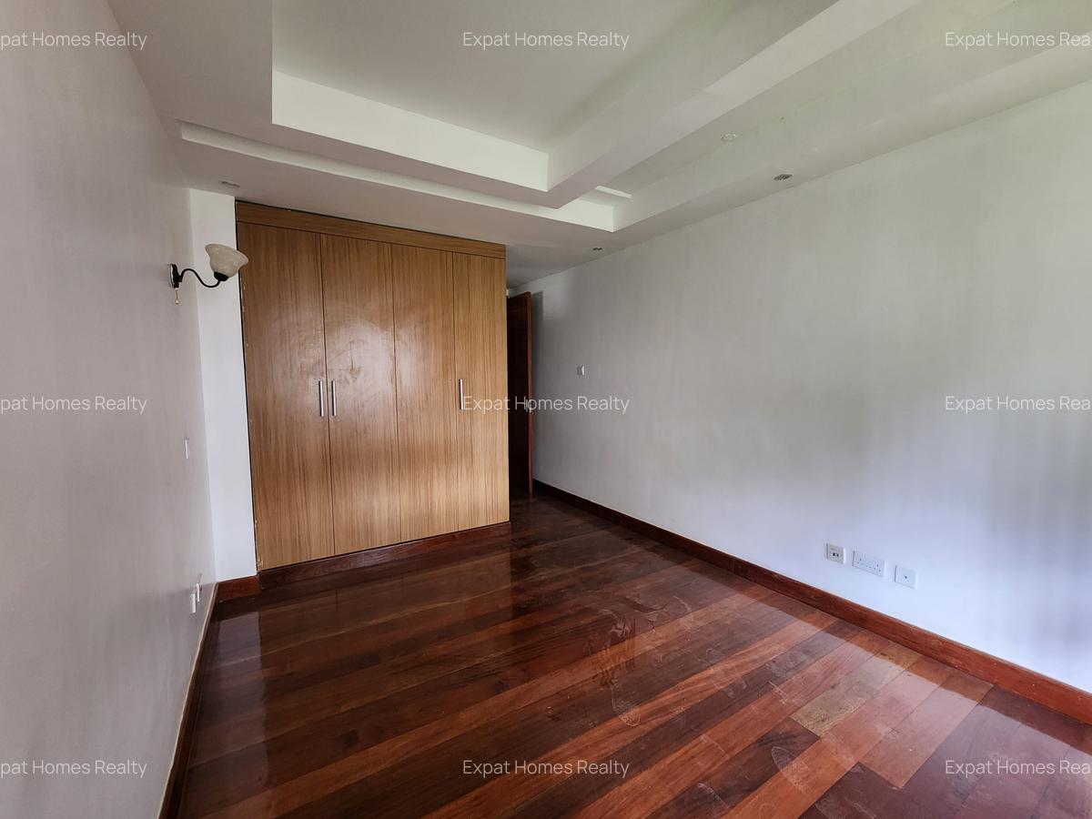 5 Bed Villa with En Suite in Lavington - 16